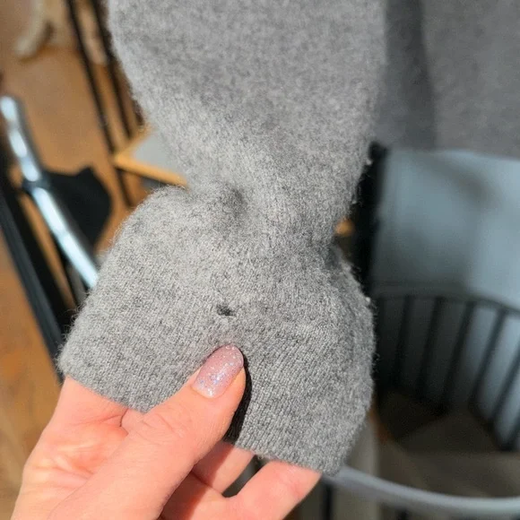 James Perse lightweight textured cashmere Gray Turtleneck sweater size Sm - Picture 3 of 8